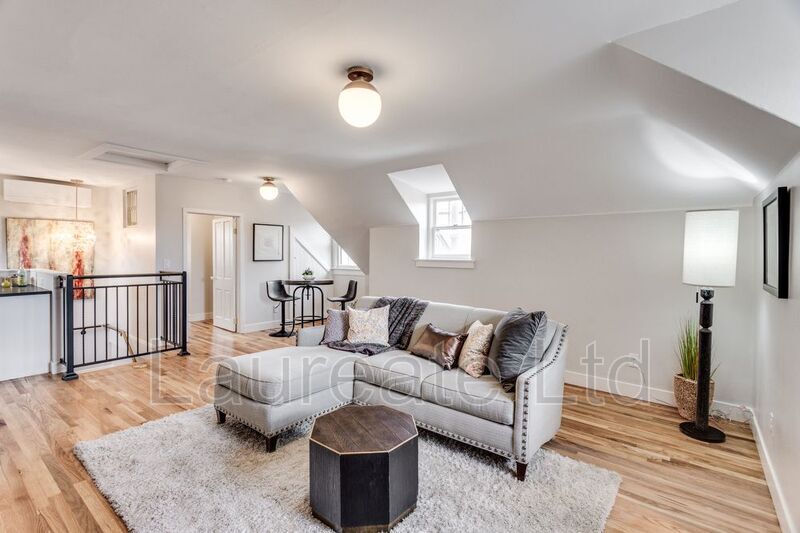 Primary Photo - 1452 Detroit St