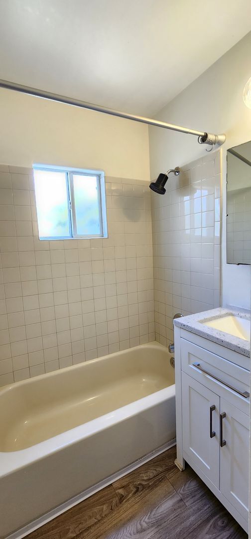 Building Photo - Coronado: Charming 2bd/1ba Village House w...