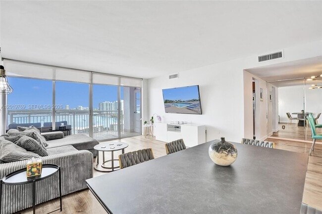 Building Photo - 18021 Biscayne Blvd