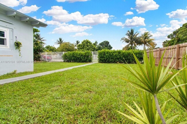 Building Photo - 335 NW 109th St