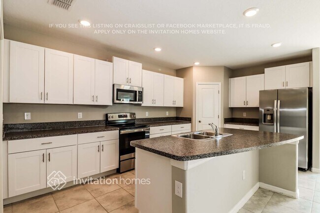 Building Photo - 15553 Miller Creek Dr