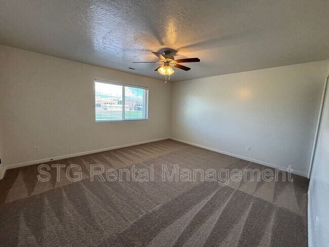 Building Photo - 2801 E 450 N