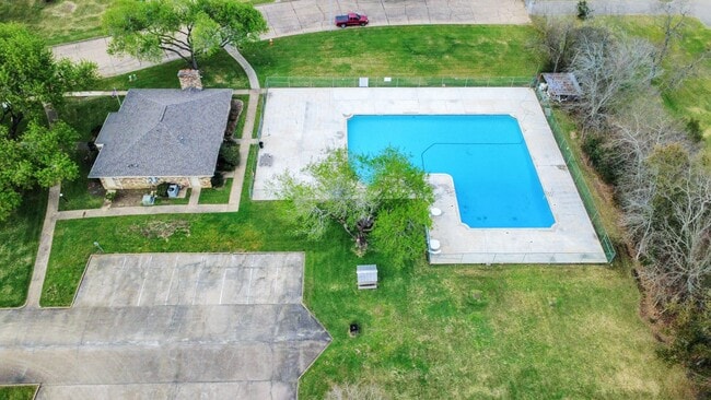 Building Photo - 1010 Gardenwalk Dr