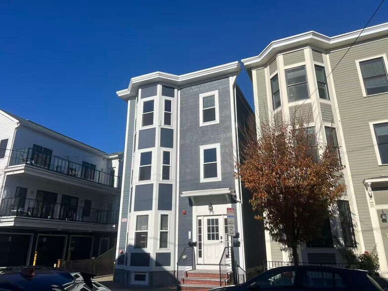 Building Photo - 19 Plymouth St