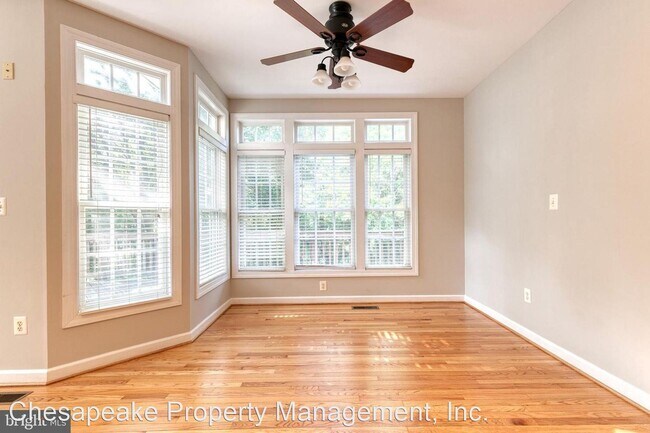 Building Photo - 3 br, 3.5 bath House - 10801 Wadsworth Road