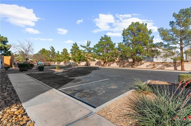 Building Photo - 1150 N Buffalo Dr