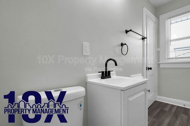 Building Photo - 864 Fairwood Ave