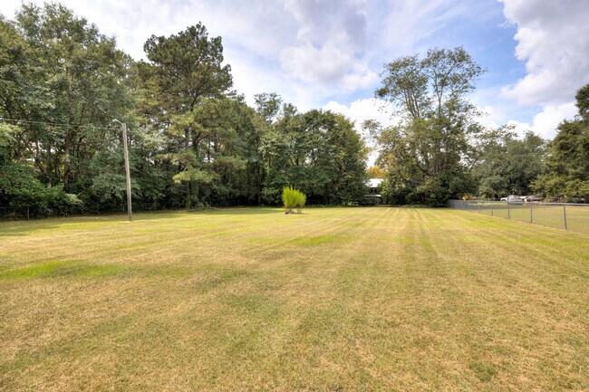 Building Photo - 3640 Lindella Rd