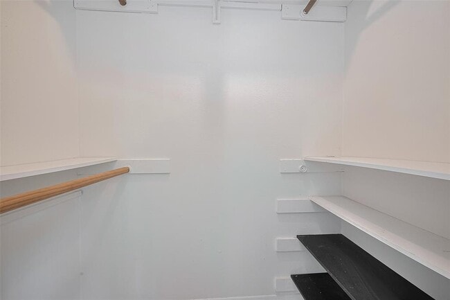 Building Photo - 12111 Pompano Ln