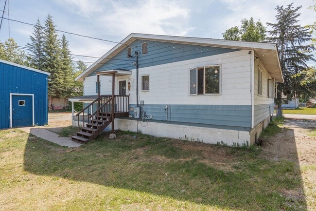Building Photo - 812 Andrew St