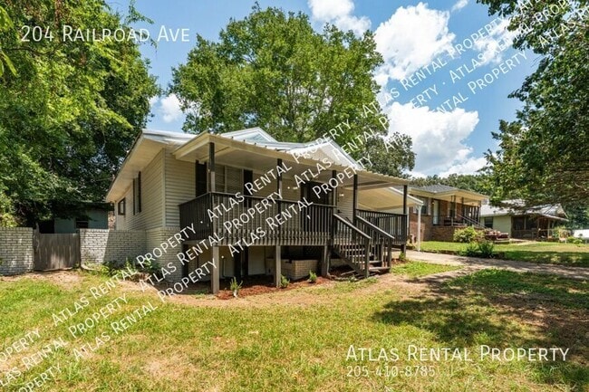 Building Photo - 204 Railroad Ave