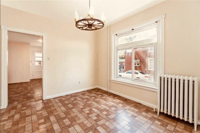 Building Photo - 728 N 5th St