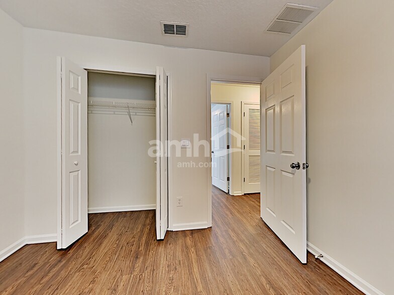 Building Photo - 656 Hampton Downs Ct