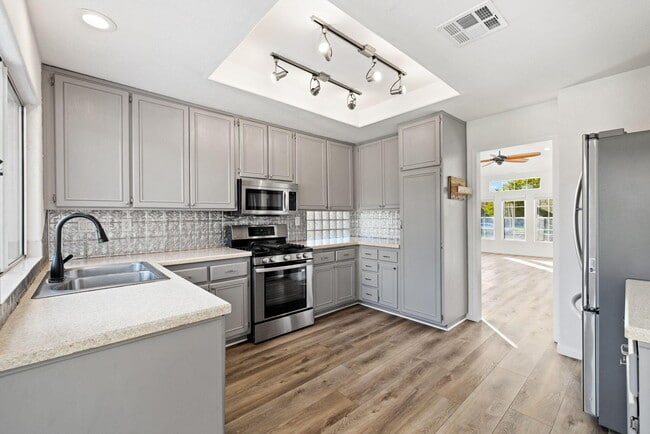 Building Photo - 44260 Villeta Dr