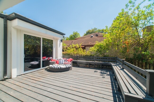 Building Photo - 3103 Hemingway Dr