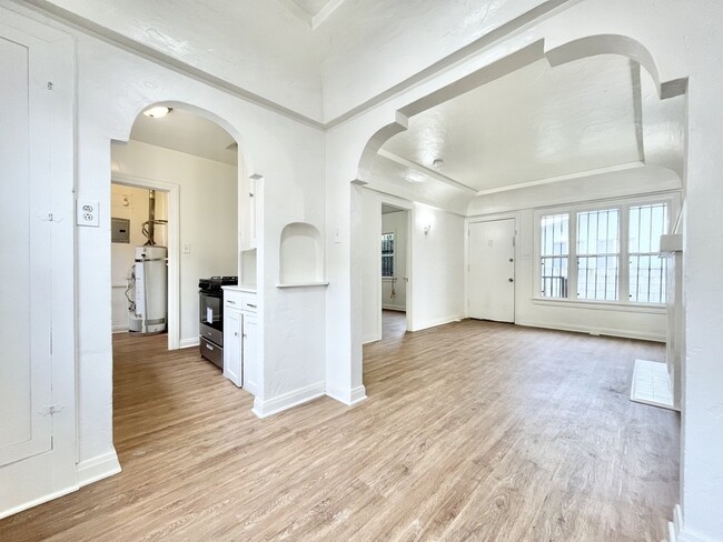 Building Photo - 1321 E 48th St