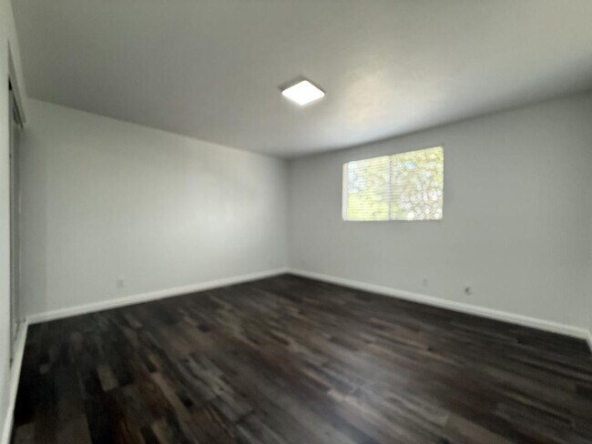 Building Photo - 1608 Leonard Rd