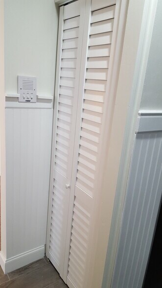 Laundry Closet - 176 Hackensack St