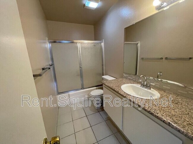 Building Photo - 765 Knollwood Ln