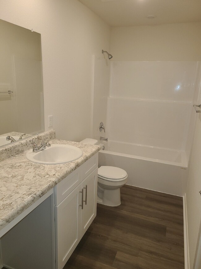 Building Photo - "Charming 3-Bedroom Home with 2 Full Baths in Prime Fayetteville Location - 1125 Sq Ft of Cozy Li...