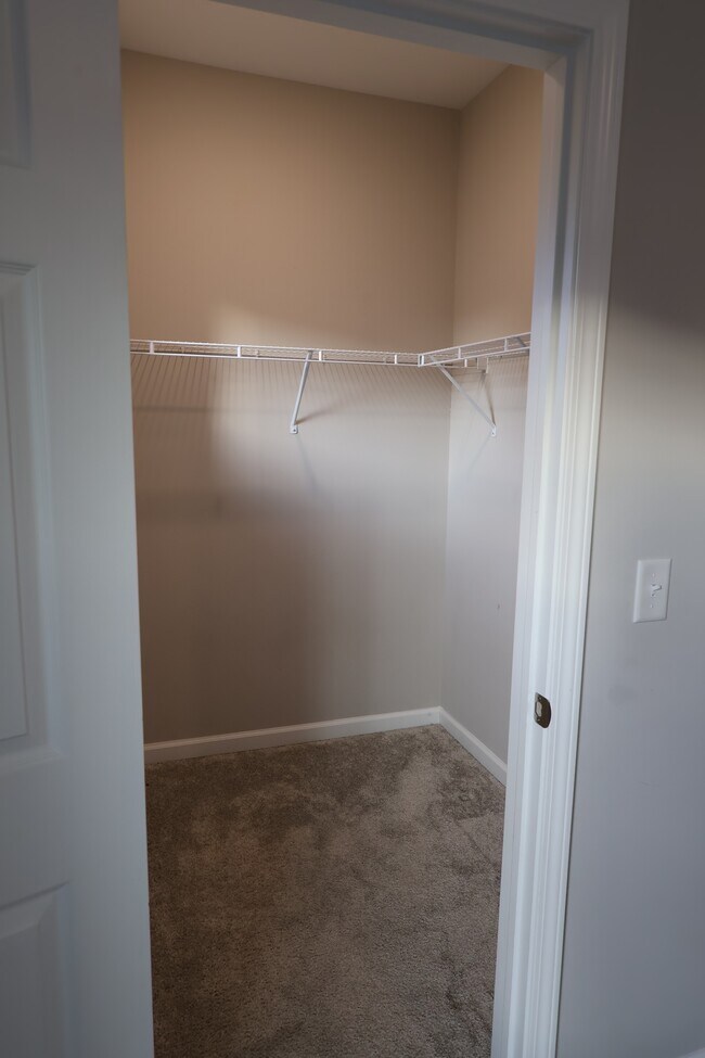 Building Photo - 2951 Daylily Dr