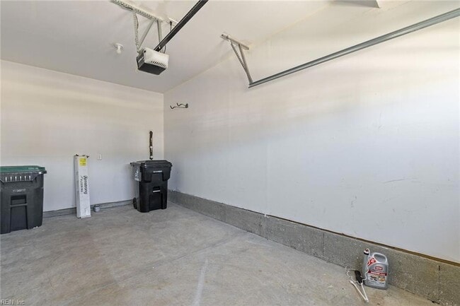 Building Photo - 109 Capeside Ct