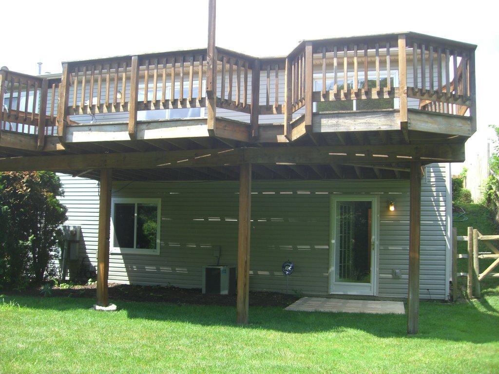 Building Photo - 722 Hilltop Ln