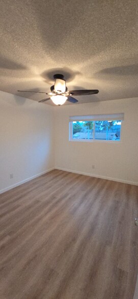 Building Photo - 4074 Vista Calaveras St