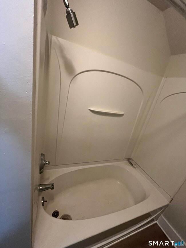 Building Photo - 53 Roosevelt Ave