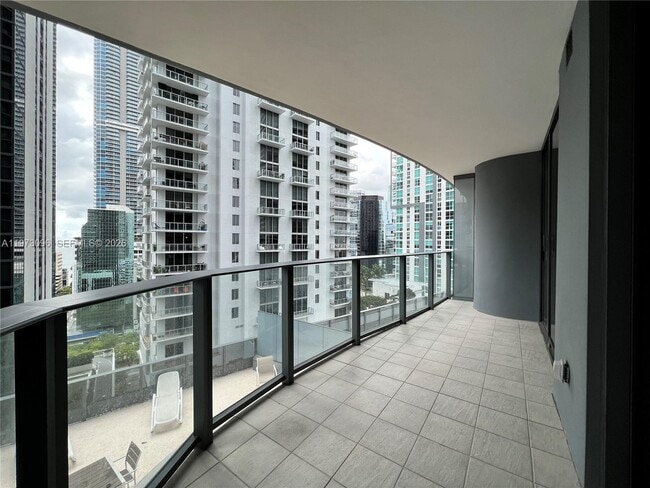 Building Photo - 1000 Brickell Plaza