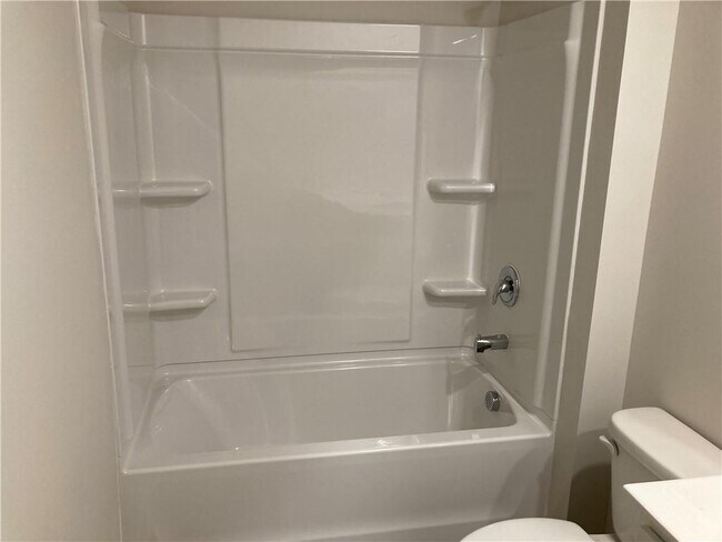 Building Photo - 28 Rustin Ridge