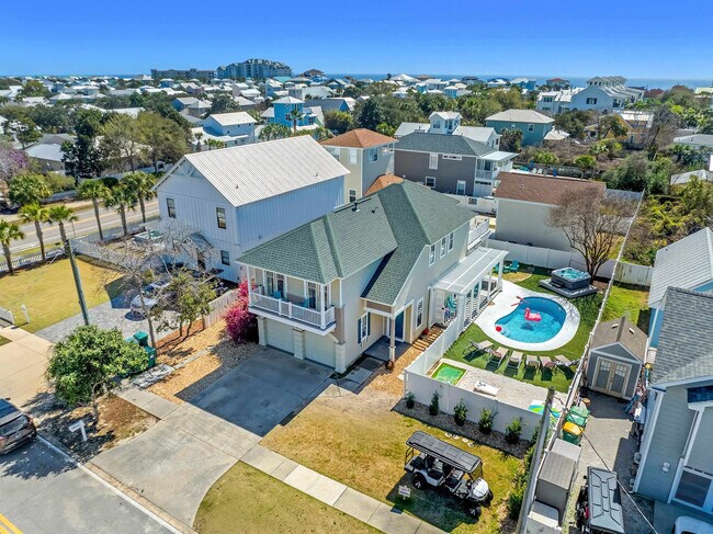 Building Photo - 4456 Luke Ave