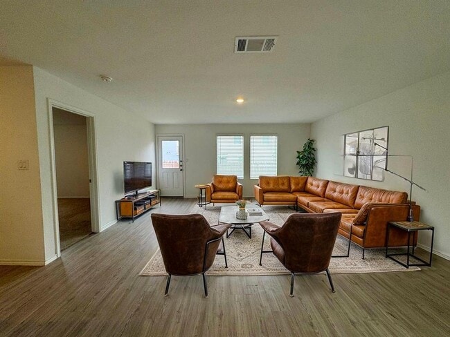 Building Photo - 109 Little Sparklers Lp