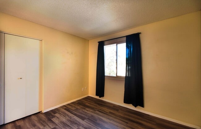 Building Photo - Charming 5-Bedroom Pool Home in Prime Tempe Location