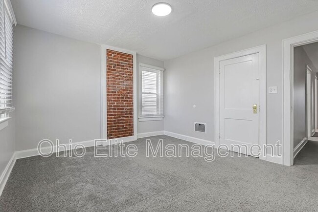 Building Photo - 1115 S Ohio Ave