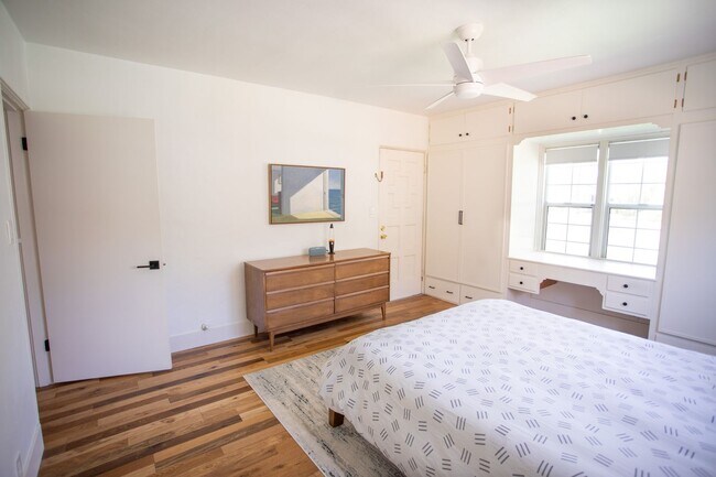 Building Photo - Charming Historic 3-Bed / 2-Bath Home Near...