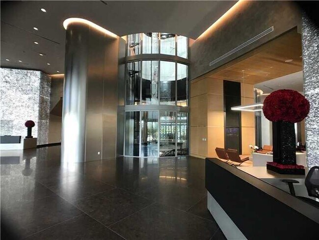 Building Photo - 18555 Collins Ave