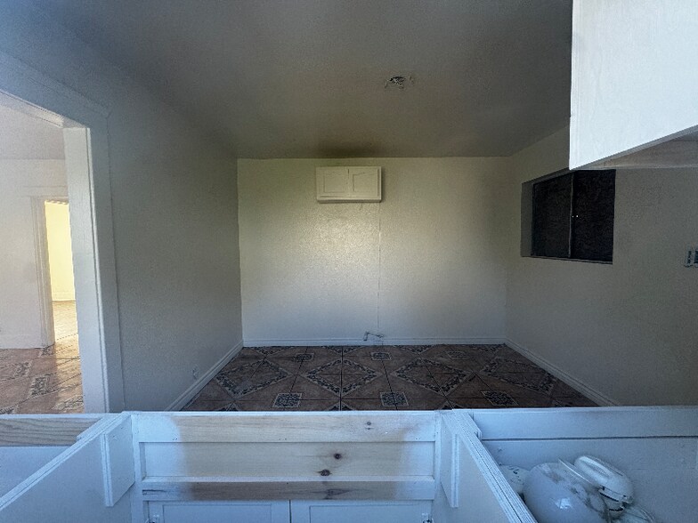 Building Photo - 788 W 13th St