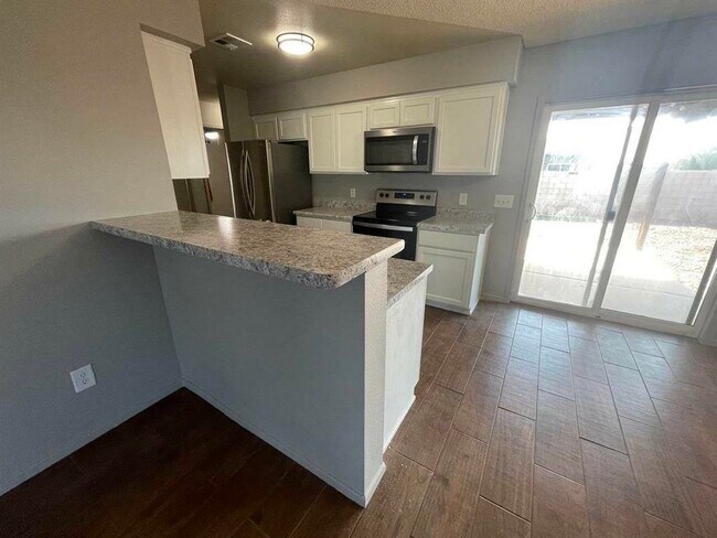 Building Photo - 3736 S Susannah Dr