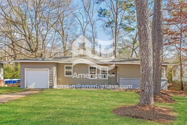 Building Photo - 2556 Paden St