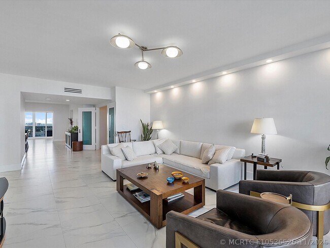 Building Photo - 3100 N Ocean Blvd