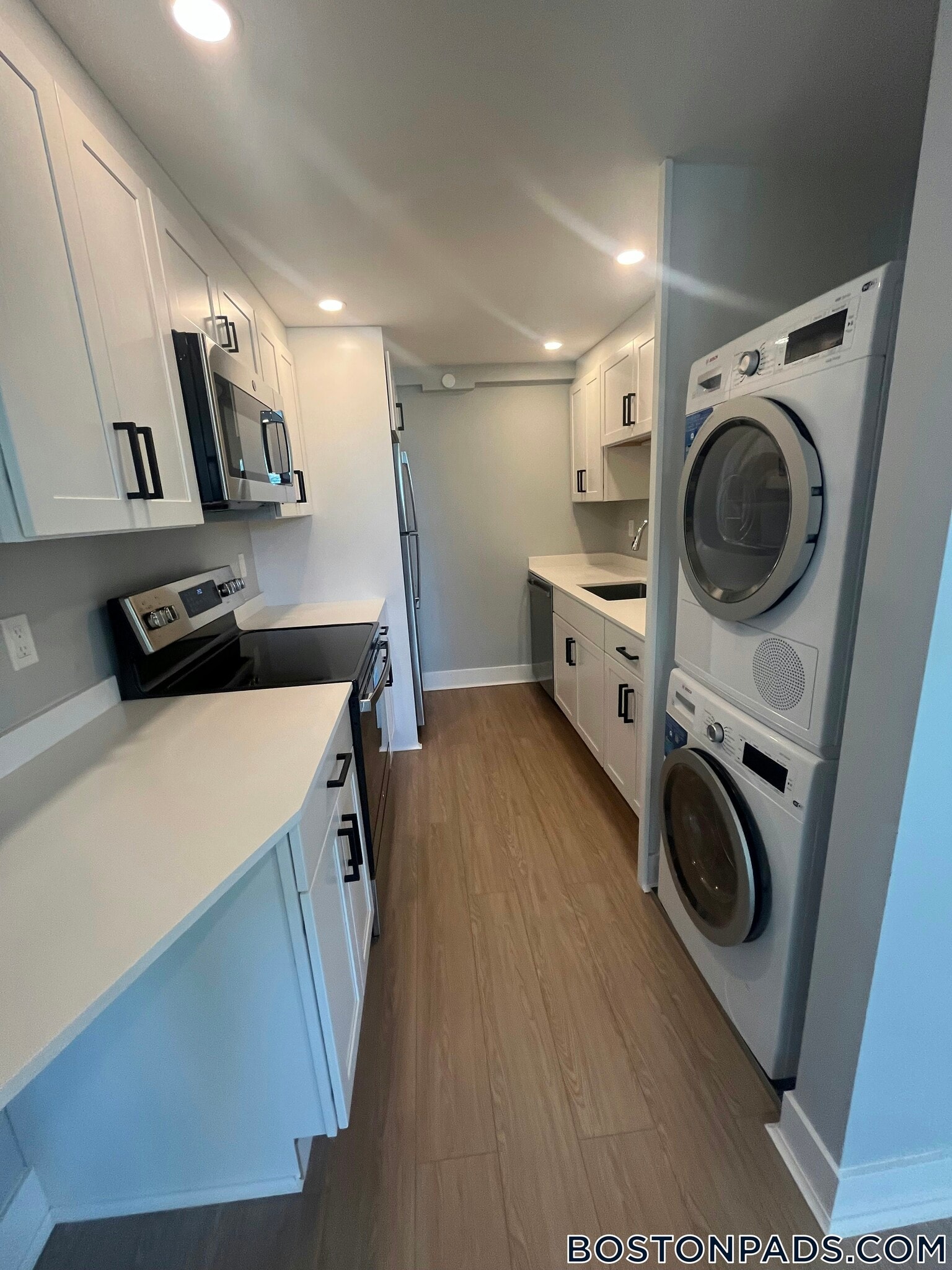 Building Photo - 132 Sherman St