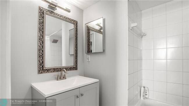 Building Photo - 7880 Sonoma Springs Cir