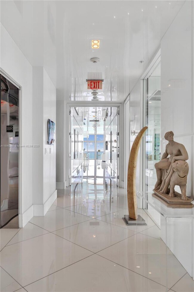 Building Photo - 3737 Collins Ave