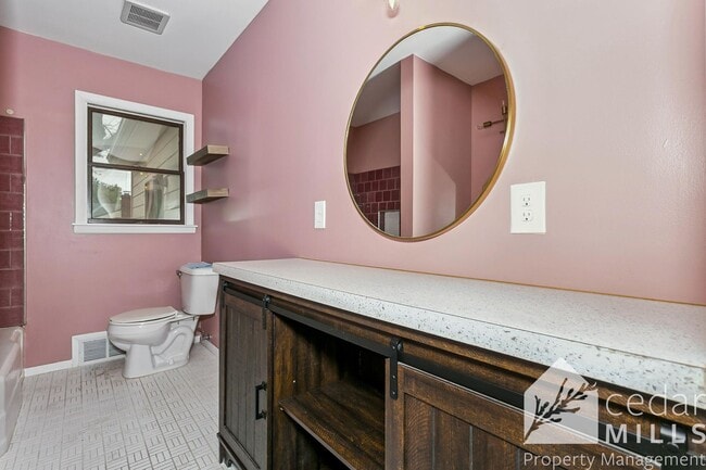 Building Photo - LARGE 3 Bedroom Home in North Wichita