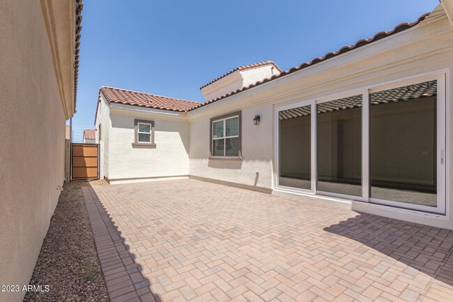 Building Photo - 4133 E Las Colinas Dr