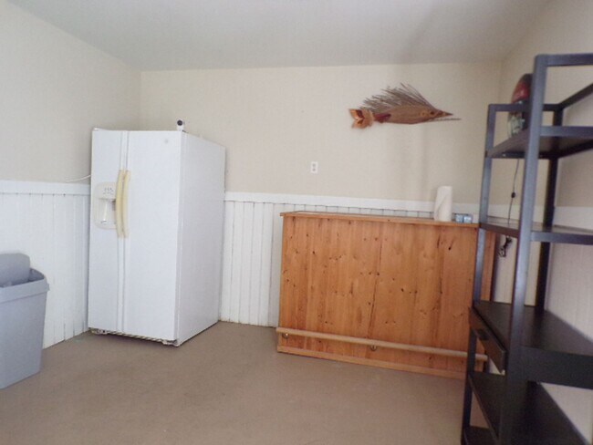 Building Photo - Adorable Home Located In Yacht Cove