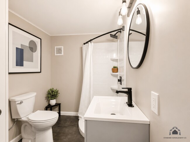 Building Photo - Spacious 3-Bedroom, 2-Bathroom Home – Heat Included!!!