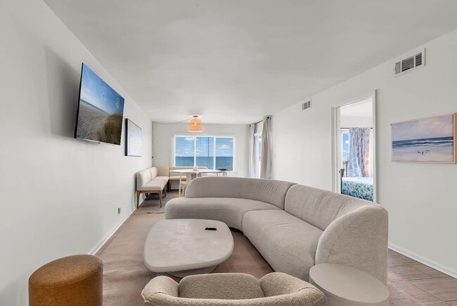 Building Photo - 511 S Ocean Blvd