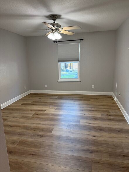 Building Photo - 2201 Scenic Hwy